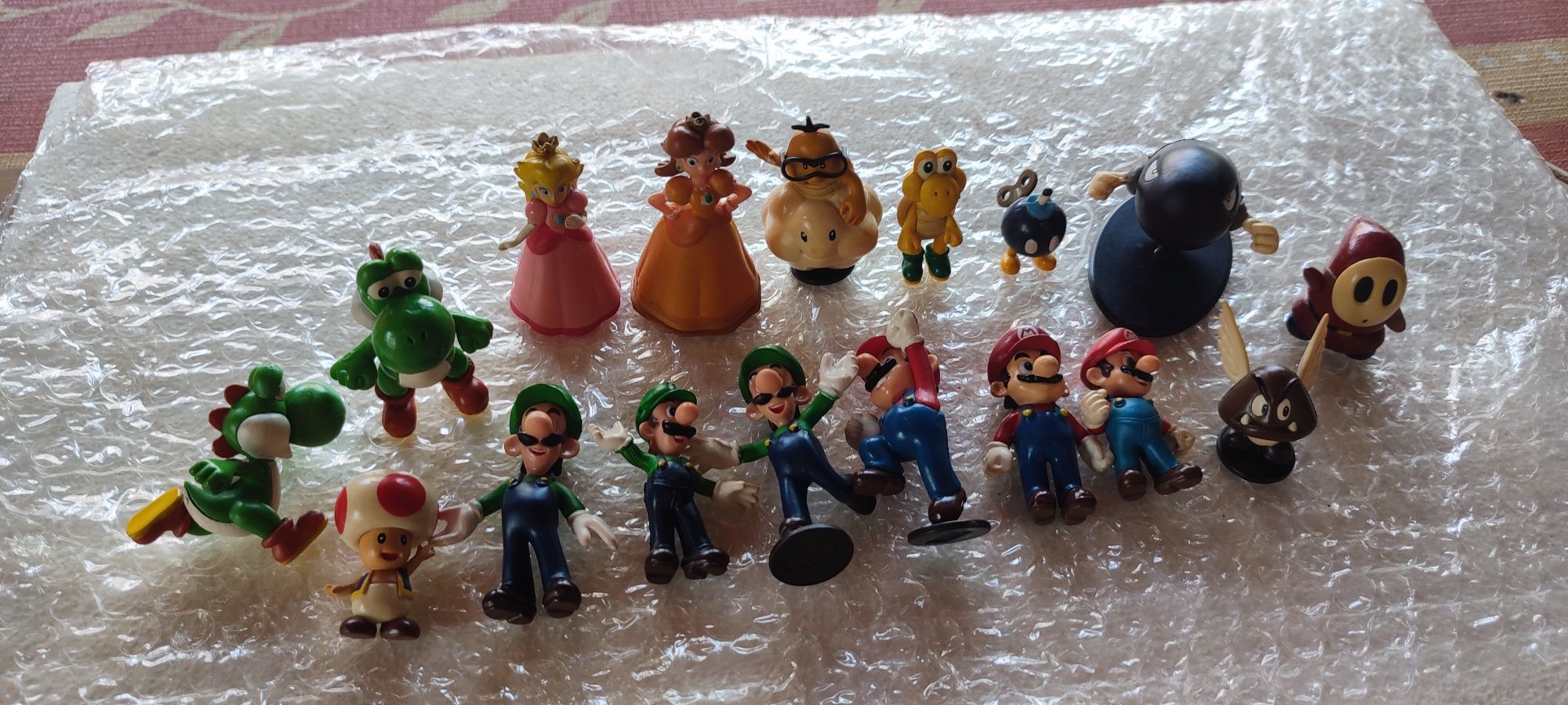 Lot figurine Mario mici, 3 - 8 cm.