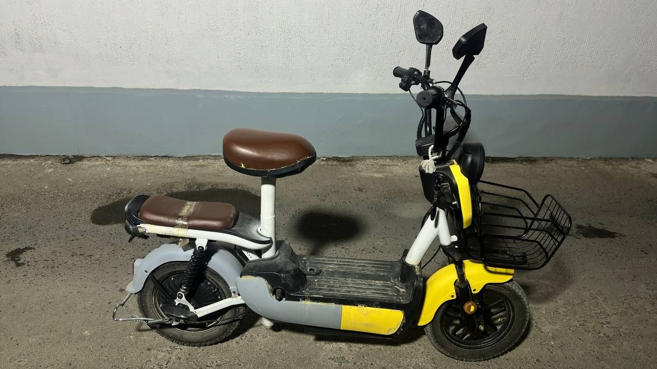Skuter elektron hhh