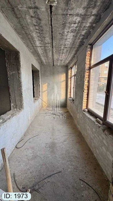 5 mikr somiy tarafda 2 xonali karobka kvartira sotiladi №1973