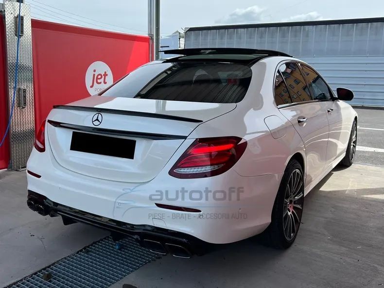 Difuzor Bara Spate compatibil cu Mercedes E-Class W213 Facelift Sedan (2016+) Negru Lucios