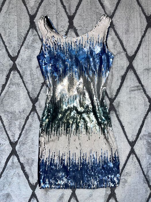 Vând rochii de seara