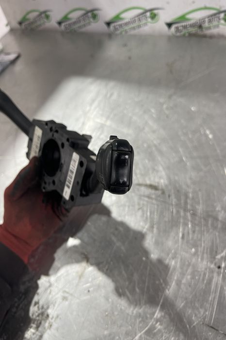 Maneta stergatoare parbriz 4BO953503H / 4BO 953 503 H Volkswagen VW P