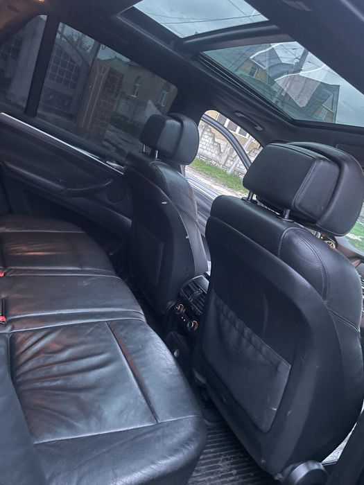 продава BMW E70