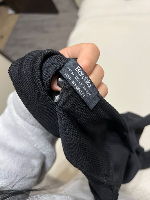 Блуза гол гръб bershka