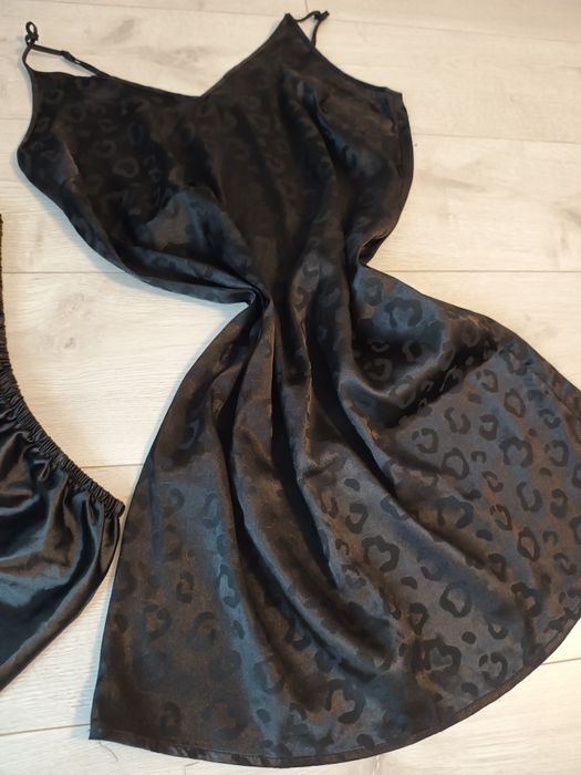 Cămașă de noapte și pantaloni scurti
