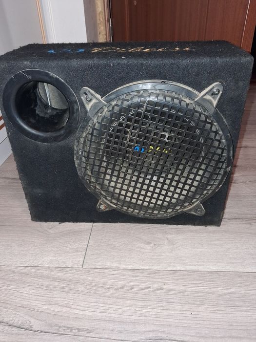 Vând subwoofer auto