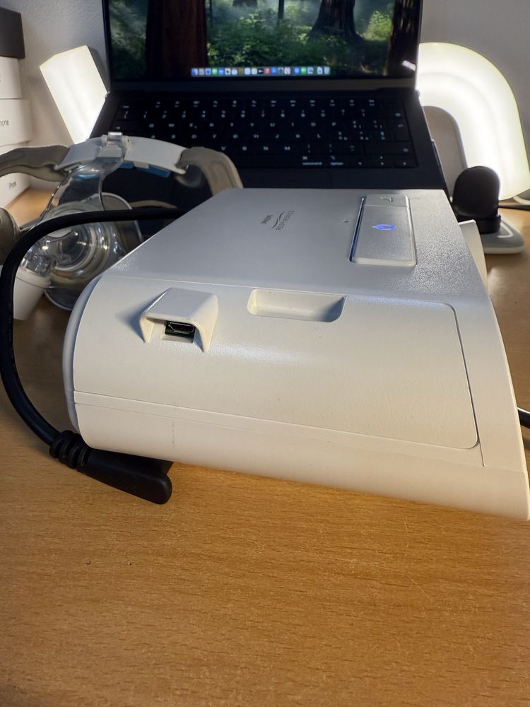 Philips Respironics cu umidifcator si cu masca True Blue aparat apnee
