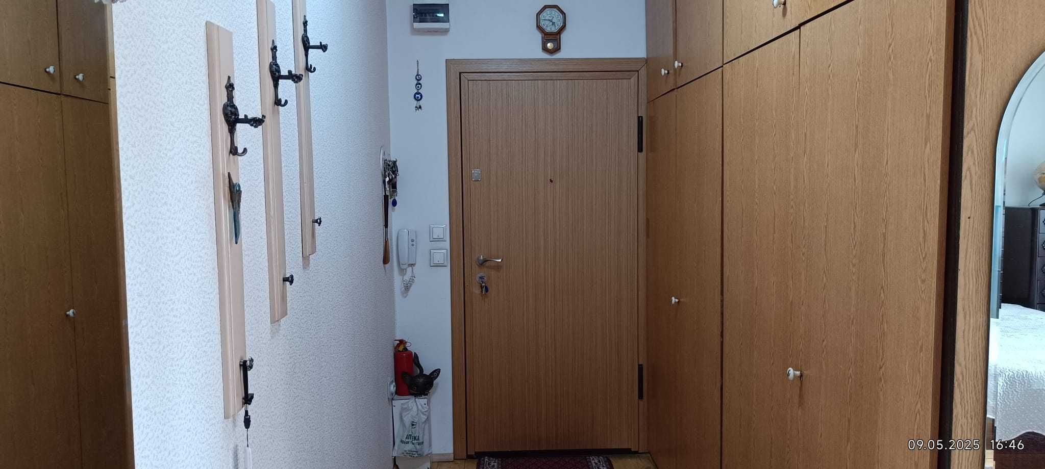 Тристаен 70м2 Апартамент за Продажба в ж.к. Света Троица, гр.София