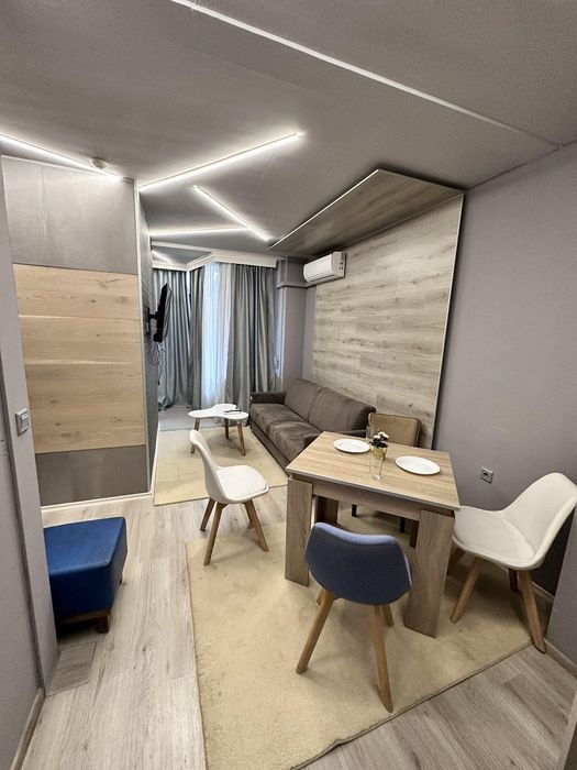 Двустаен апартамент в ж.к. Студентски град.