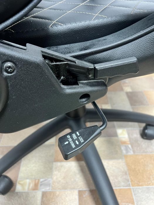 Гейминг Стол COUGAR Armor