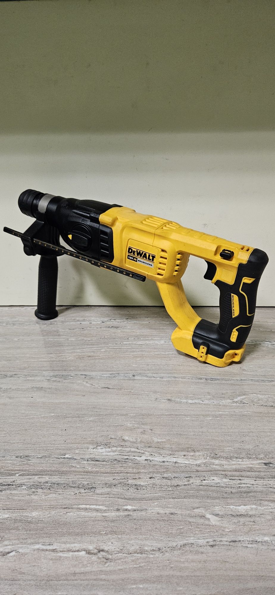 Dewalt Перфоратор DCH033 18V.BRUSHLESS