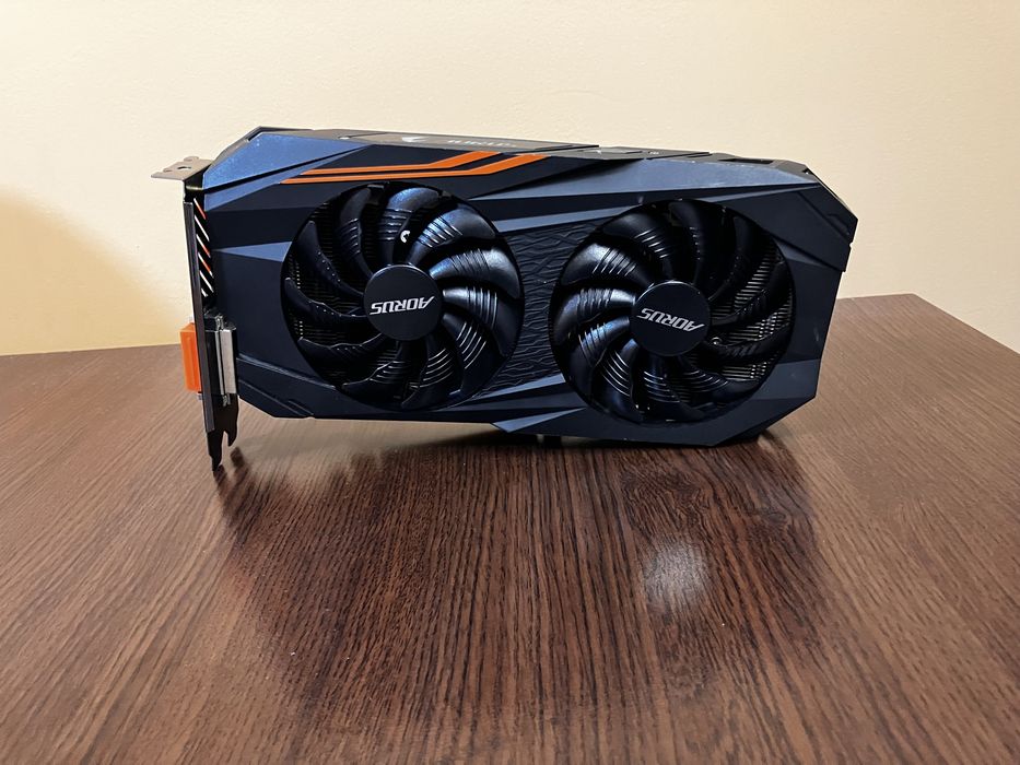 Видеокарта aorus rx 580 8gb прясно обслужена