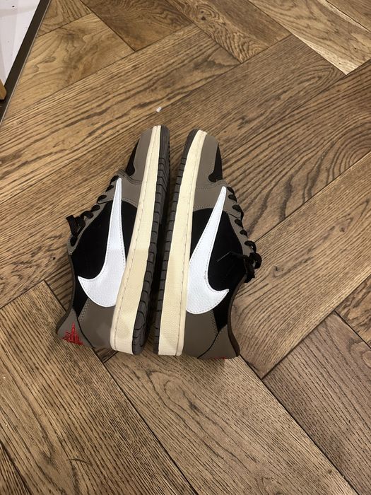 Travis scott jordan 1 mocha low