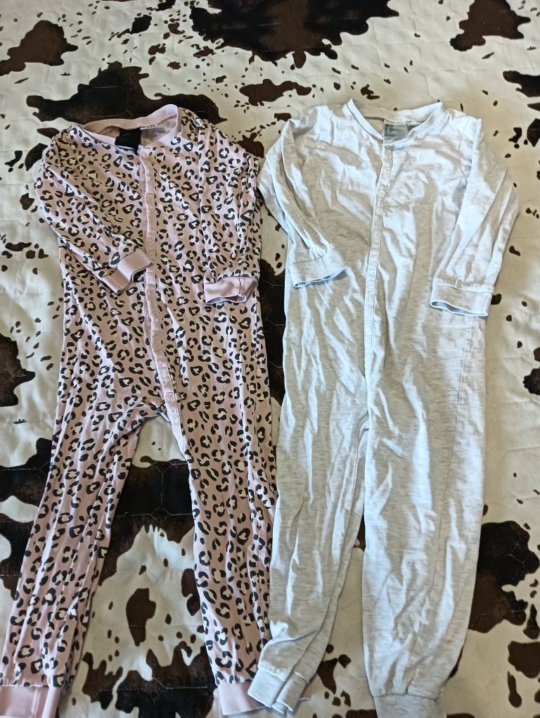 20 lei bucata Pijamale/salopete H&M 104 unisex