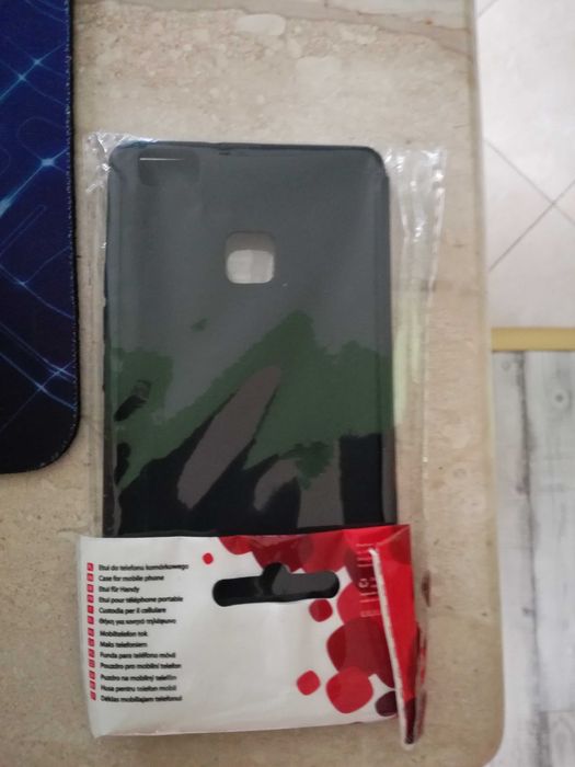 Продавам 360 градусов кейс за Huawei P9 Litle