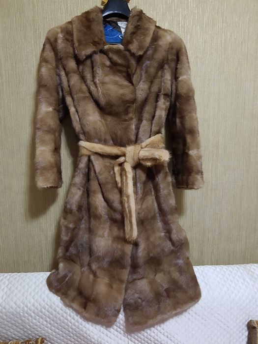 Палто естествен косъм,цели кожи,Капучино,класа,уникално,рядък цвят ест