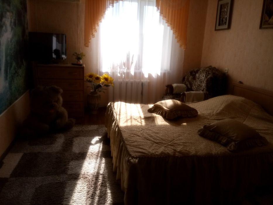 2-х комнатная  квартира,   улучшенной   планировки, в  кирпичной  доме