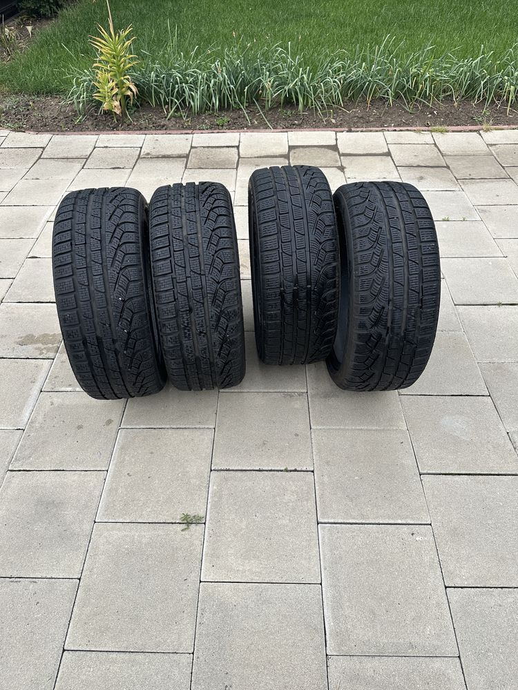 Anvelope iarna Pirelli 225 40 R18