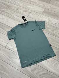 Tricou Nike Therma Fit size S L