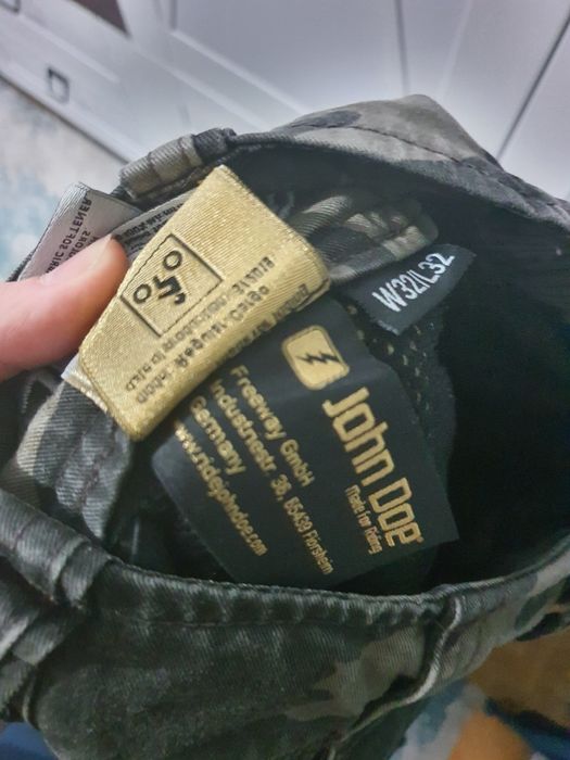 Pantaloni John Doe Regular Cargo Camouflage, model JDC2004  W32  L32