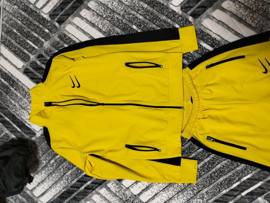 Trening dama  culoare galben cu negru mărimea M.L