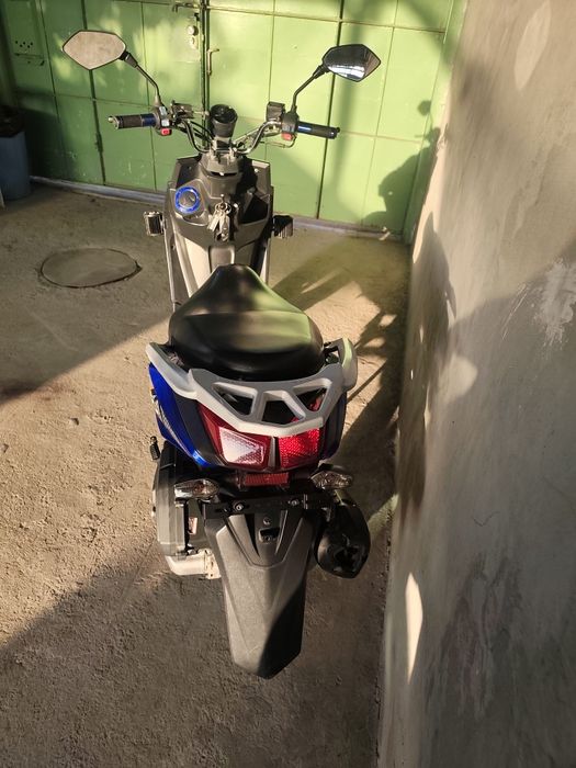 Продаётся скутер бакиланд 150 куб смотрите фото