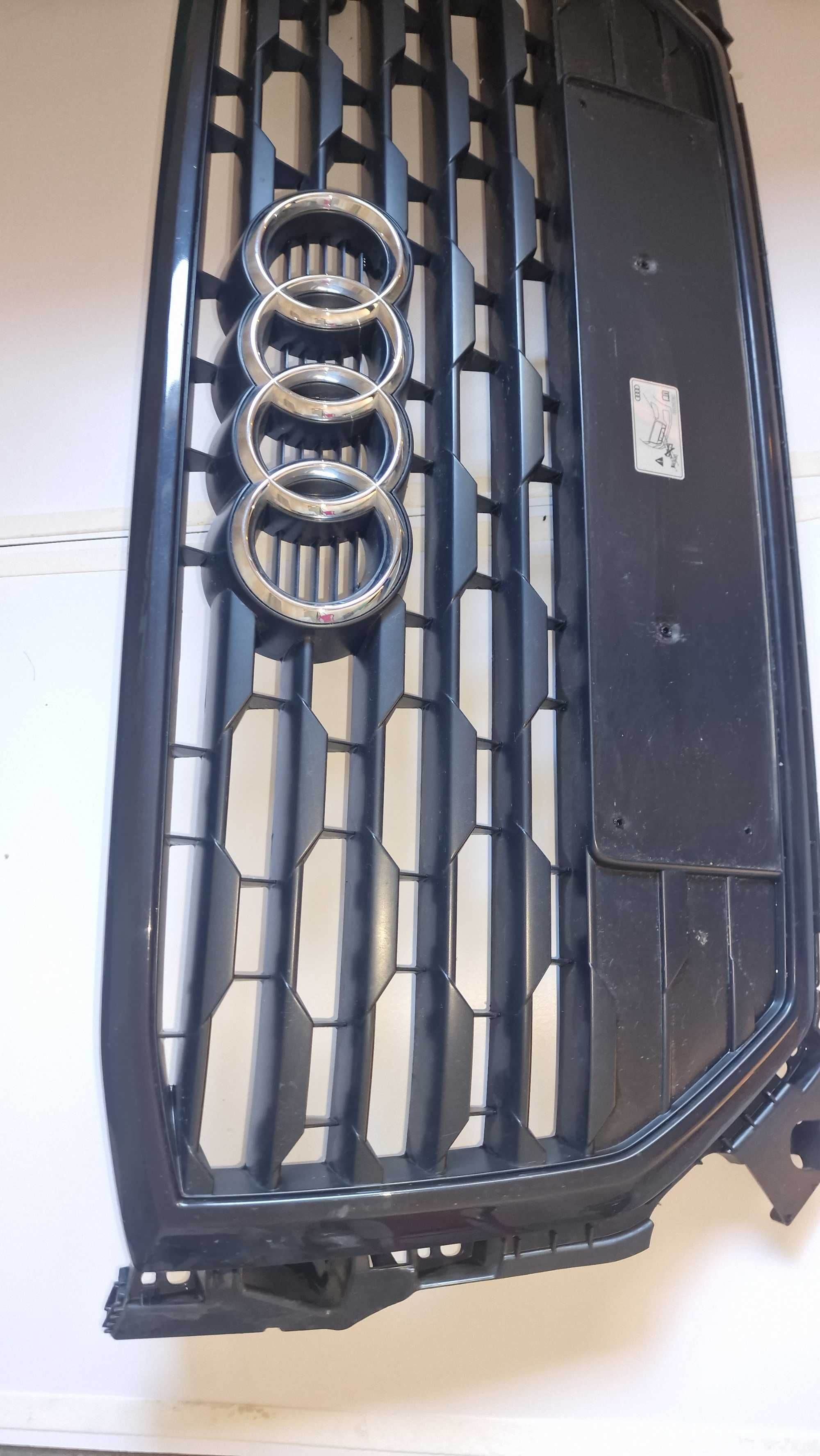 Grila radiator Audi Q2 Black Edition 2017 》 2021
81a853651