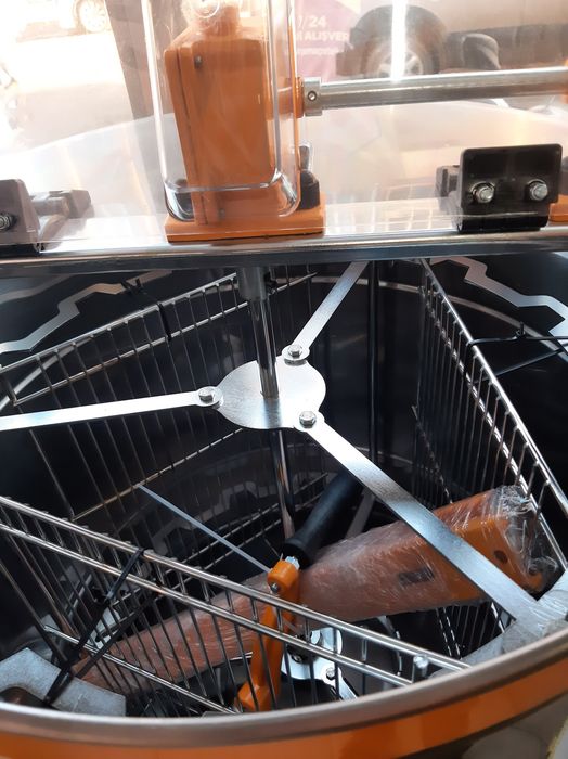 Центрофуга за мед радиална 3/12 електрическа 12/220