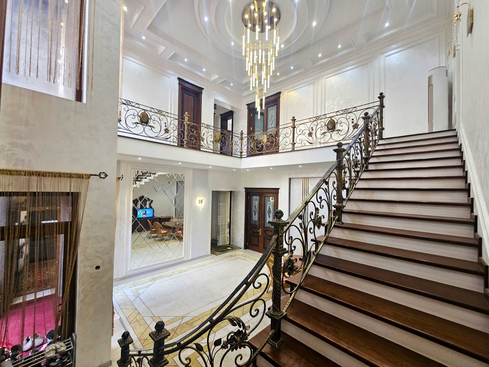 Ijaraga bino/uy: 2 qavat, 250 m², Ofis/Studio/Yashashga. Beruniy Metro