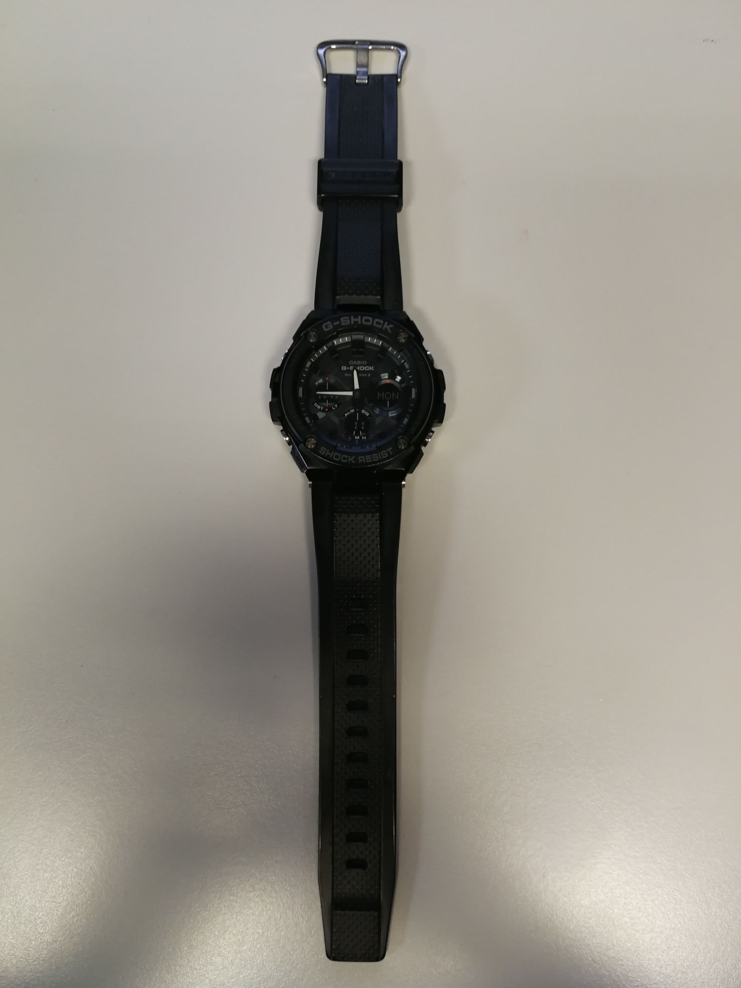 Casio G Shock GST-W100G solar