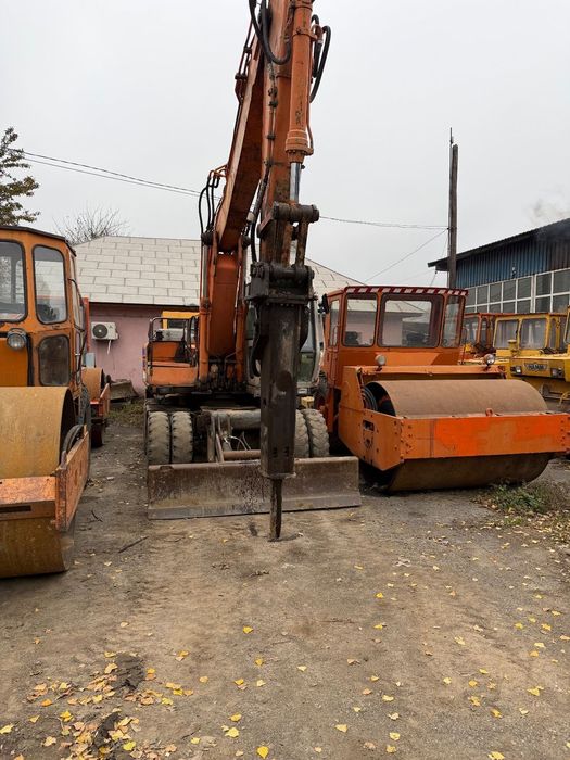 FIAT HITACHI FH 150W.3 Excavator roti 17 tone cupa 1,2m și picon incluse