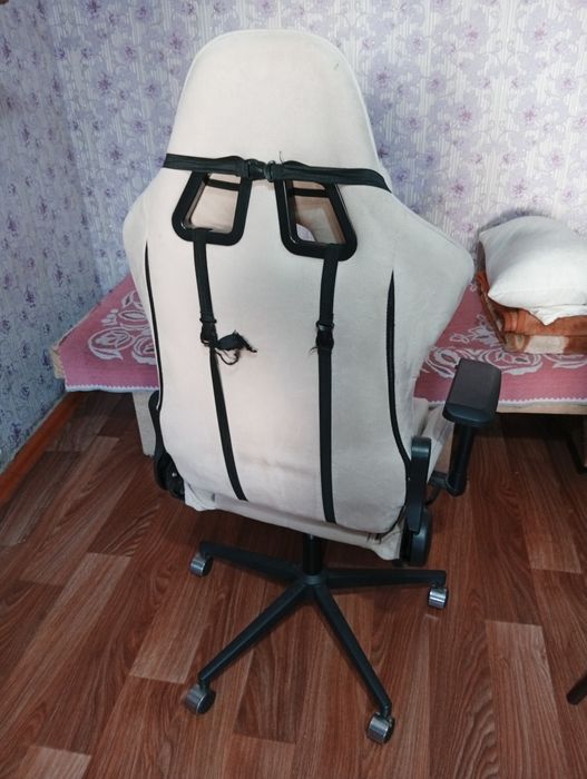 Продам игровое кресло