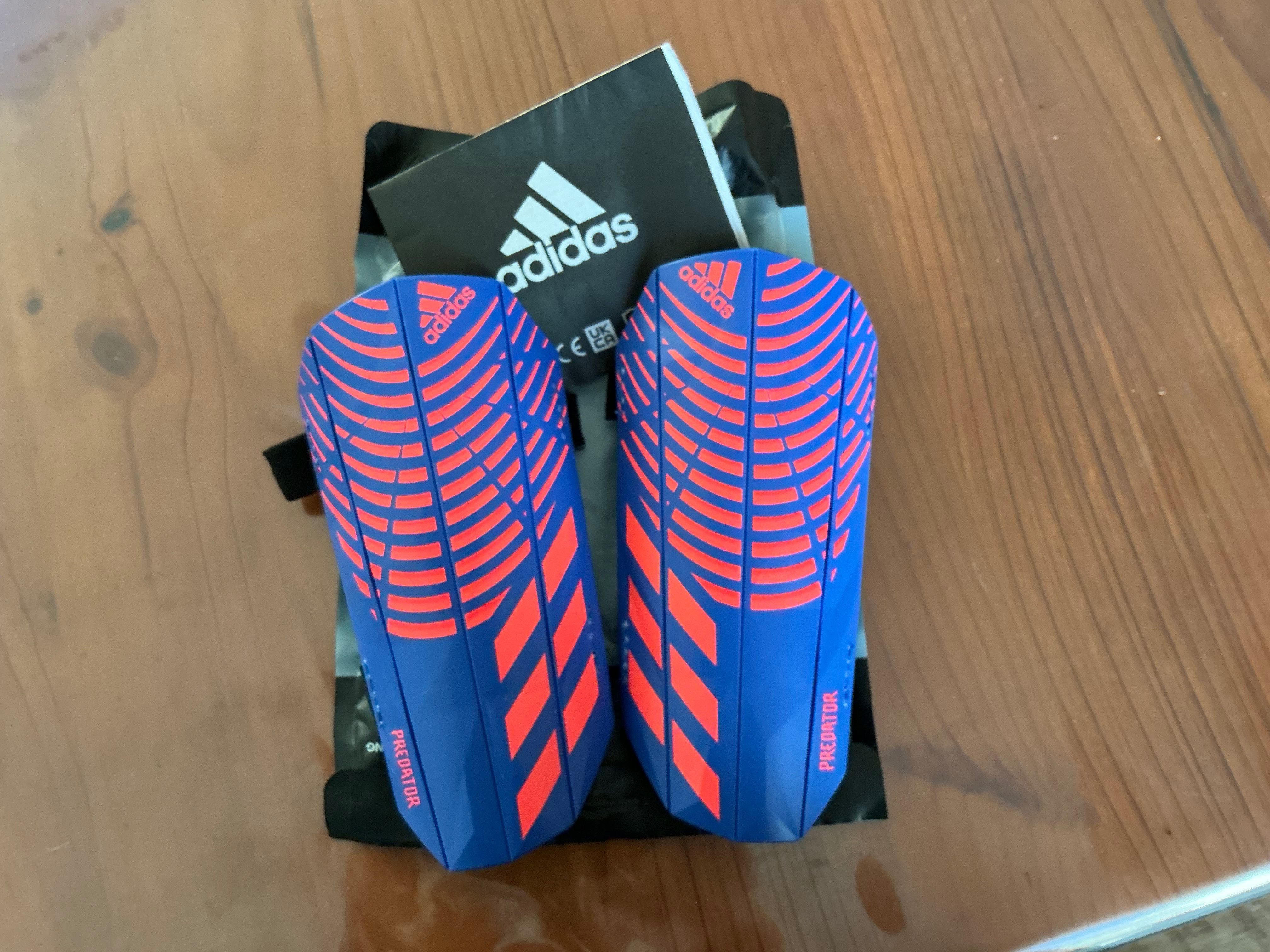 Стоножки ADIDAS,футболни кори