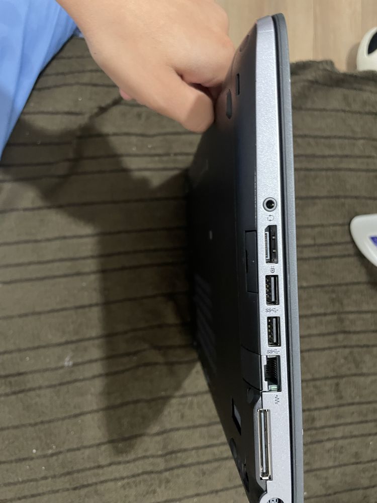 Laptop Hp i5 840 g2 elitebook 8gb RAM ,320HDD