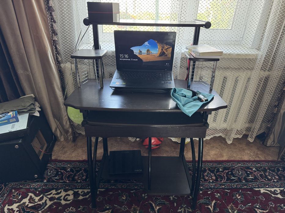Продаю компьютерный стол