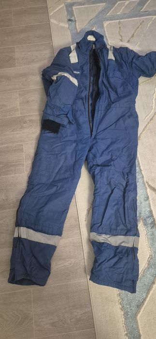 Продам комбинезон зимний б/у.