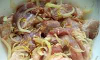 Шашлык из свинины, маринованный в томате