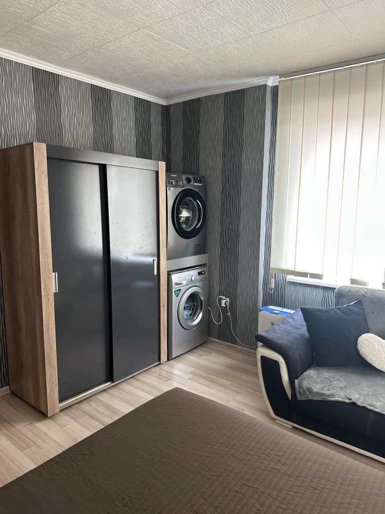 Дава се под наем Етаж от къща в София, НПЗ Изток - 100 кв.м за 255 € - Снимка #8