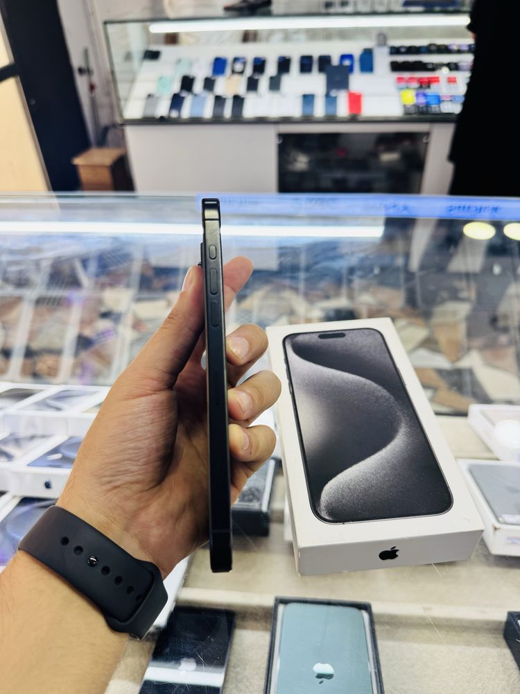 iPhone 15 Pro Max 256 gb 23 sikl black