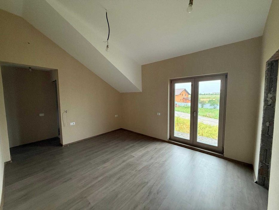 VANZARE Casa Moderna  TARLungeni