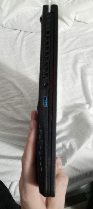 Laptop MSI (nu stiu ce model este)