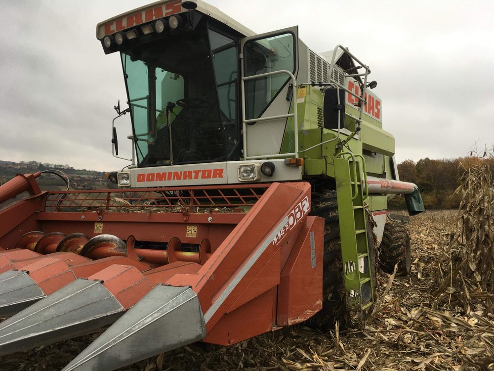 Combina claas dominator mega 218