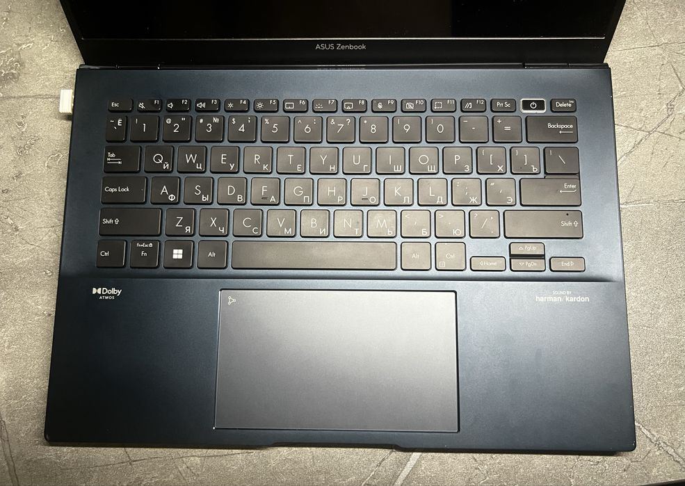 Asus Zenbook 14 OLED 2.8K (Core i5-1240P, 512GB)