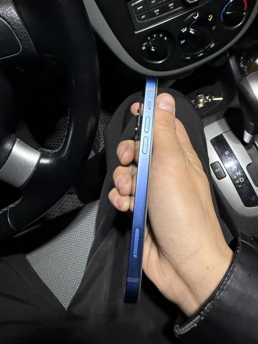 Iphone 12 temniy siniy