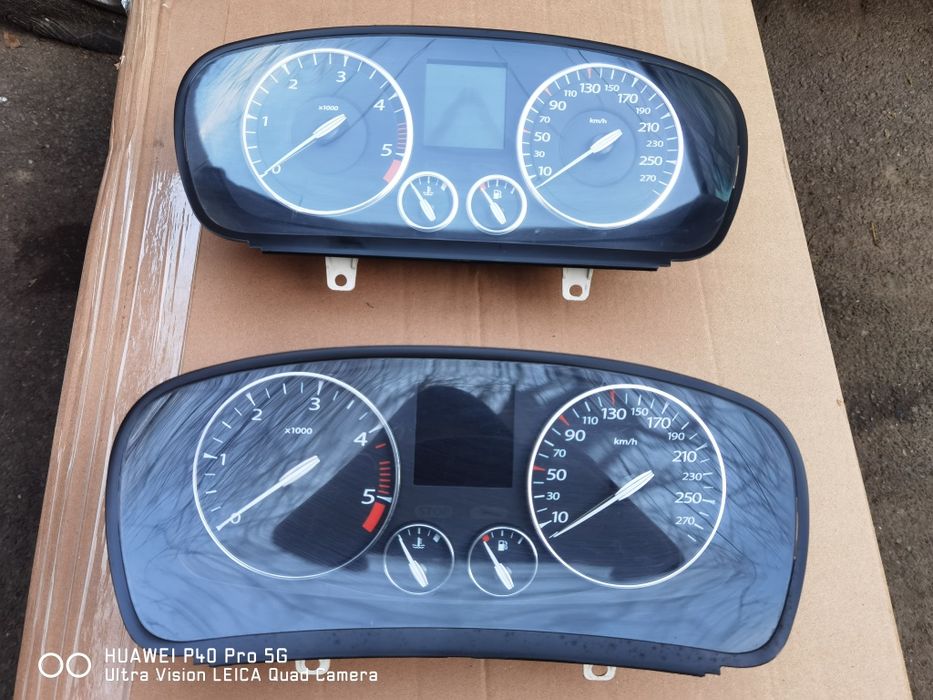 Ceasuri bord Renault Laguna 3 din 2007 - 2010