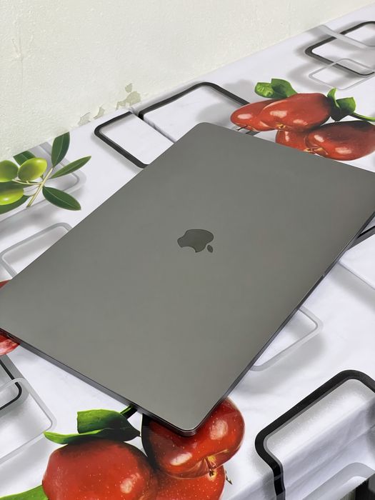 Macbook Pro i9 Ideal