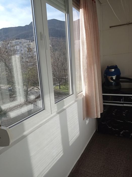 Обзаведен апартамент под наем във Враца