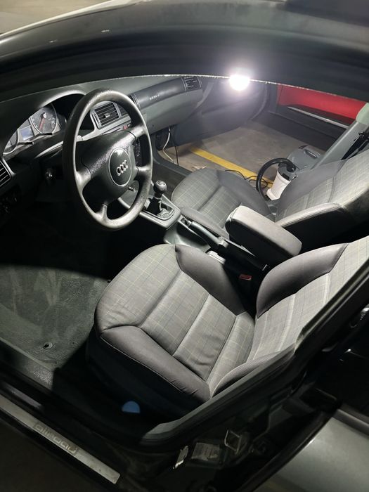 Curatare tapiteri auto