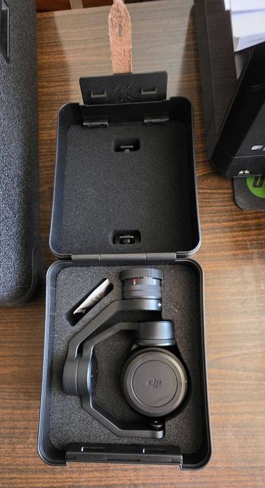 Drona profesionala DJI Inspire 2 pachet cu accesorii, baterii noi