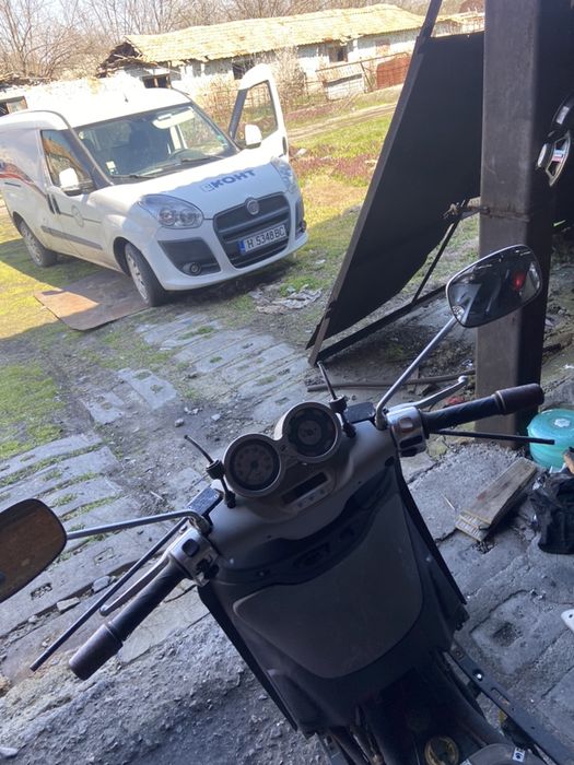 Piaggio Beverly 200  и 125 кубика 2003г на части пиаджо бевърли